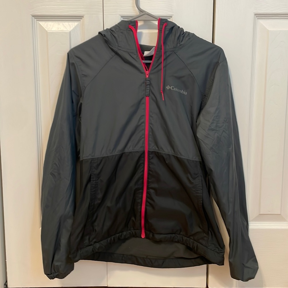 Columbia wind breaker